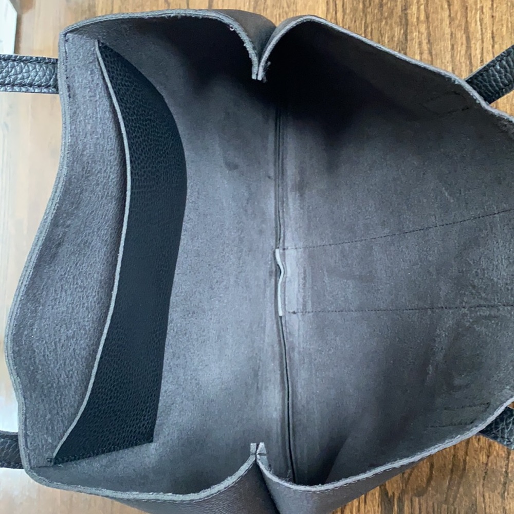 Vince Camuto vegan leather tote - Picture 4 of 4